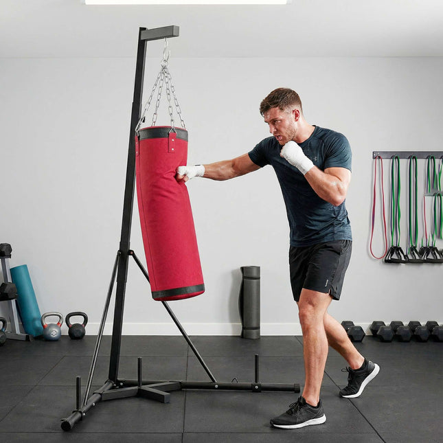 Nastavitelný samostatně stojící stojan na boxovací pytel s pytlem