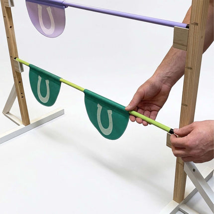 Nastavitelná překážka pro hobby horse s dřevěnými tyčemi