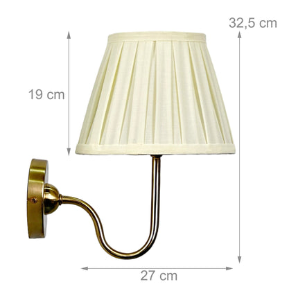 Nástěnná lampa v antickém stylu s plisovaným látkovým stínidlem