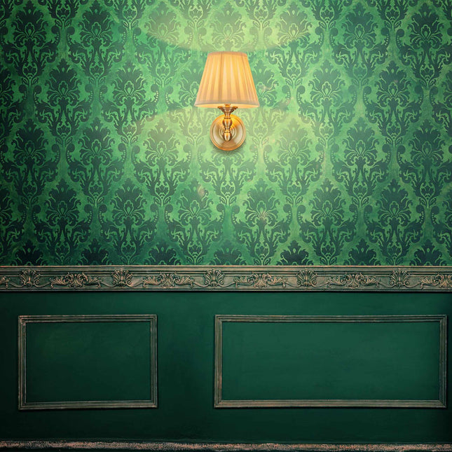 Nástěnná lampa v antickém stylu