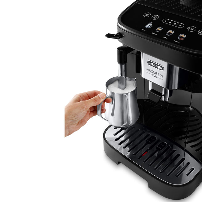 Automatický espresso kávovar s mlýnkem, ruční napěňovač mléka