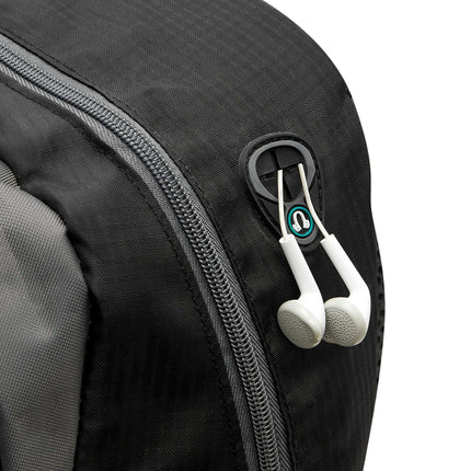 Turistický batoh černá 40L – výbava na cesty