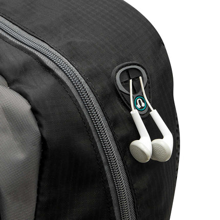 Turistický batoh černá 40L – výbava na cesty