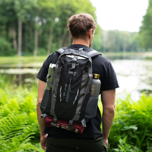 Batoh pro turisty, černá, objem 40L
