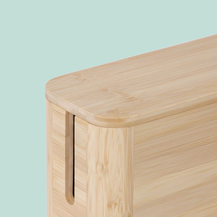 Bambusový box na kabely s magnetickým víkem – pro 6zásuvkový prodlužovák