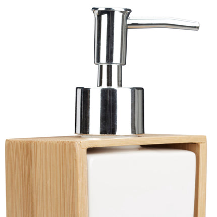 Koupelnová sada z bambusu a keramiky