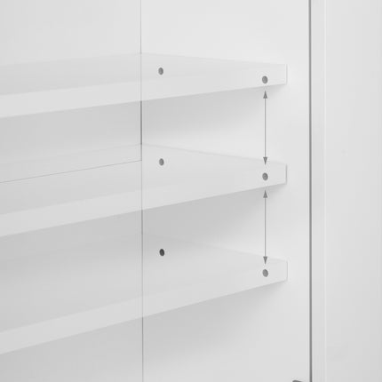 Badezimmerschrank mit verstellbaren Einlegeböden