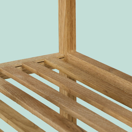Koupelnový regál z ořechu s otevřenými policemi