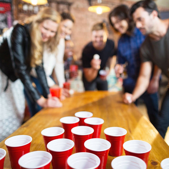 Kelímky na beer pong s míčky
