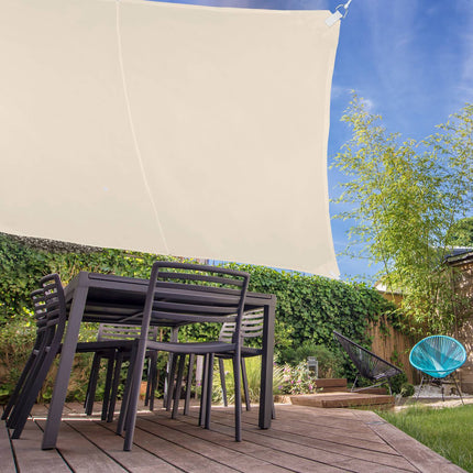 Béžová stínící plachta s UV ochranou na terasu a balkon