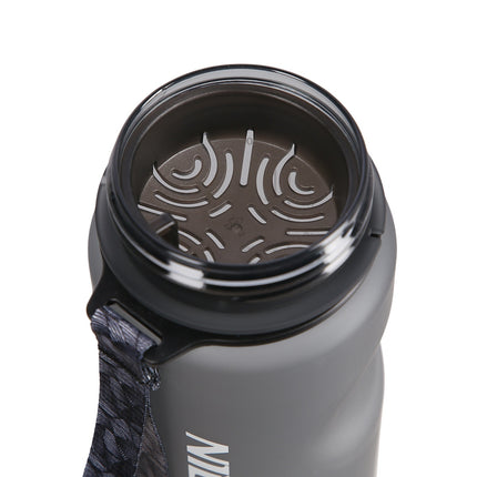 Černá láhev na vodu z Tritanu, objem 740ml