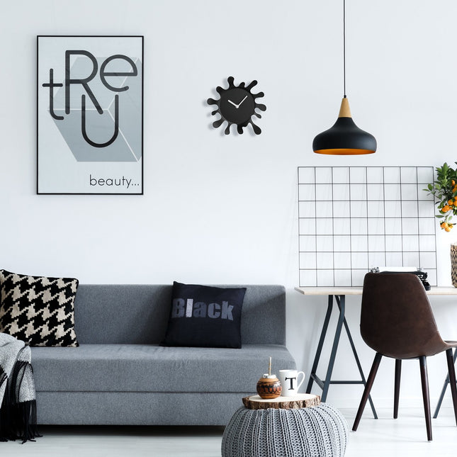 Černé nástěnné hodiny, originální design ve tvaru cákance