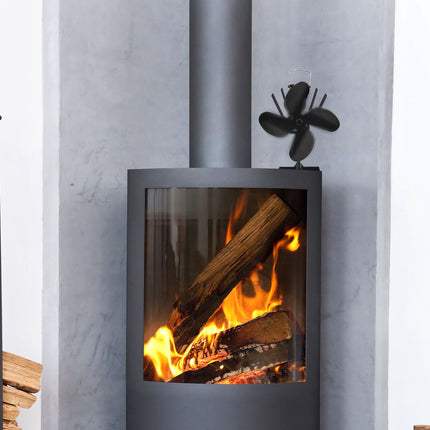 Černý ventilátor na kamna bez elektřiny