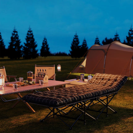 Folding camping bed with side pocket - non-slip, 150 kg capacity