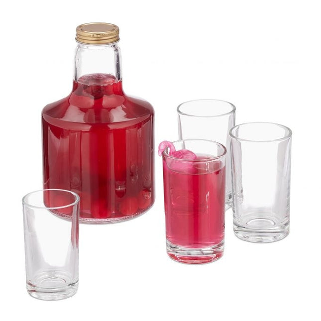 Karafa se sklenicí