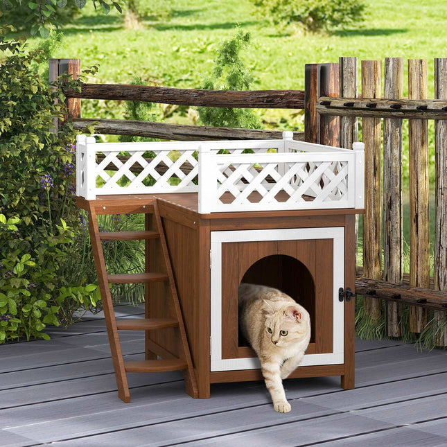 Cat house with balcony and stairs - spruce wood, up to 6 kg