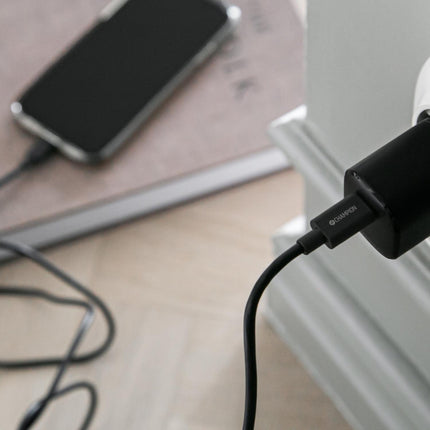 Nabíječka 20W + kabel USB-C na Lightning, černá