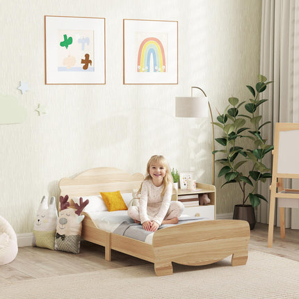 Domečková postel z masivu - dětská postel se zábranou, design medvěd