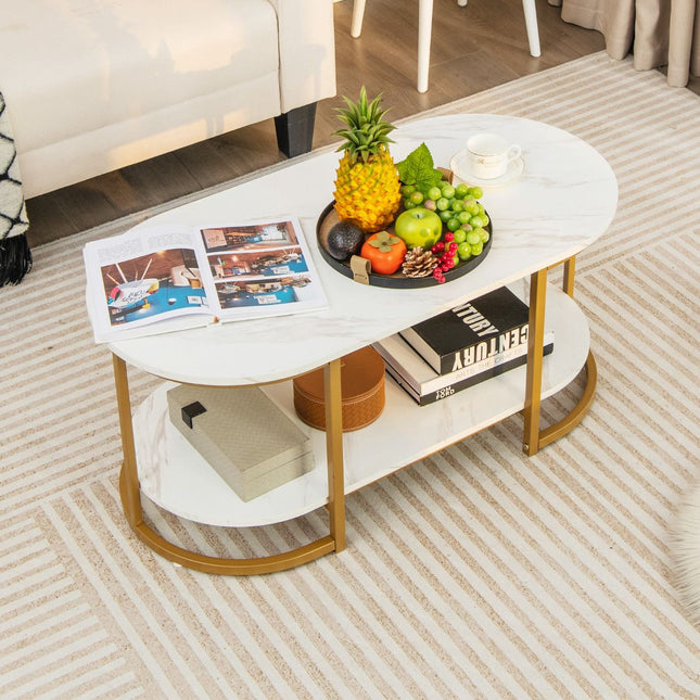 Salontafel met blad van imitatiemarmer en opbergplank met twee niveaus.