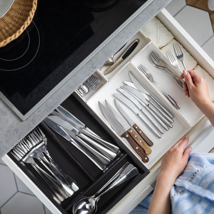 Příborník s rukojetí – 4 přihrádky, bambus