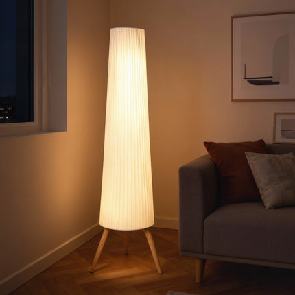 Stmívatelná LED stojací lampa, dřevěná trojnožka, nožní vypínač, bílá