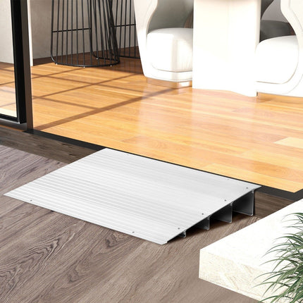 Nájezdová rampa přes práh 10.5 cm vysoká s nastavitelným hliníkovým rámem protiskluzová
