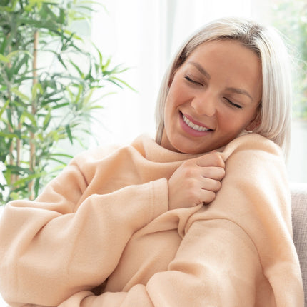 Dvojitá deka s rukávy a středovou kapsou Doublanket InnovaGoods - béžová