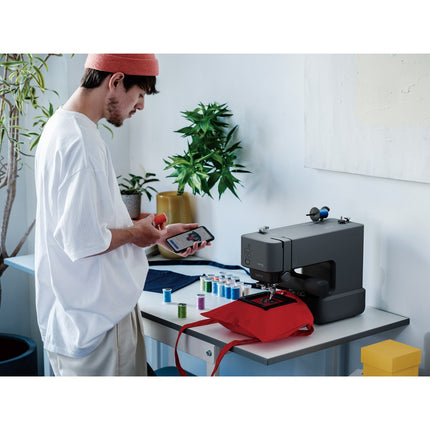 Vyšívací stroj s Bluetooth, rámeček 100x100 mm