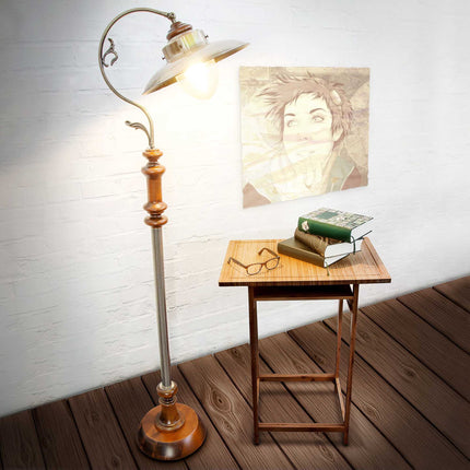 Stojací lampa v secesním designu, mosaz