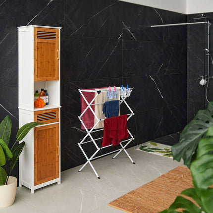 Foldable coat hanger in metal
