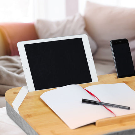 Grauer Lapdesk mit Bambustablett