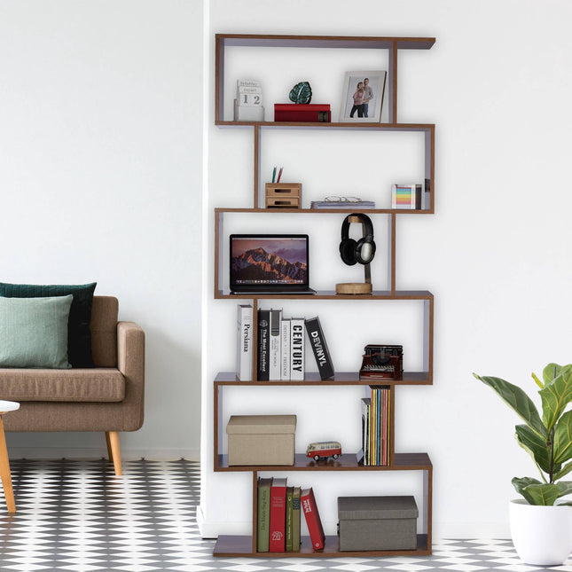 Hoge boekenkast bruin
