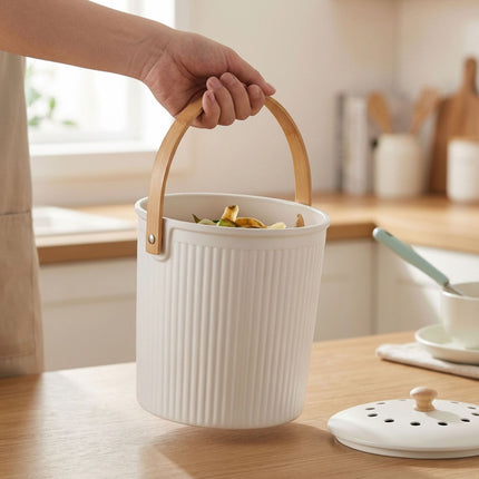 Kuchyňský koš na bioodpad 5.6L – bílý, uhlíkové filtry