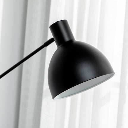 LED stojací lampa s nastavitelným stojanem a stmívatelným světlem