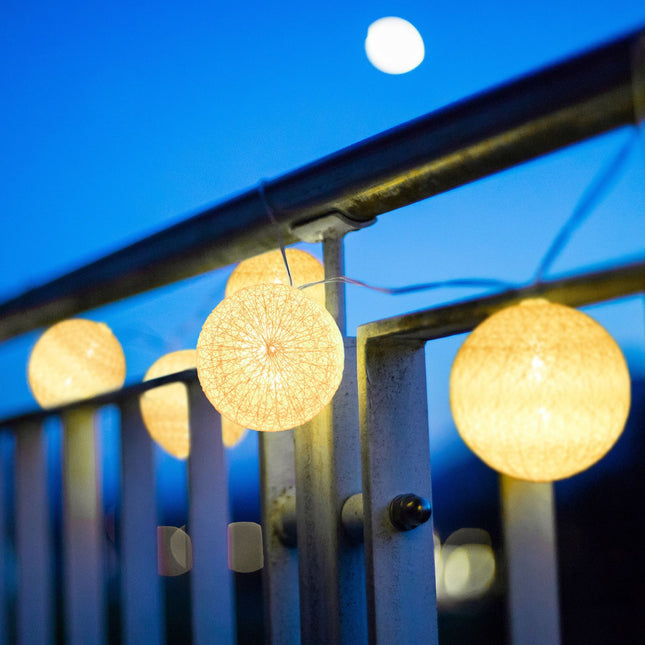 LED světelný řetěz s 10 koulemi