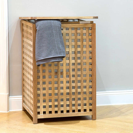 Wasmand van notenhout