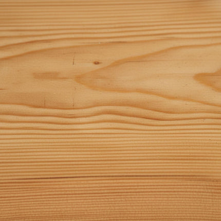Massivholzregal mit Naturkante – Rustikales schwebendes Design