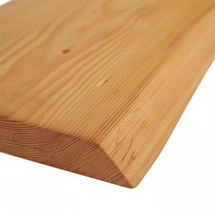 Massivholzregal mit Naturkante – Rustikales schwebendes Design