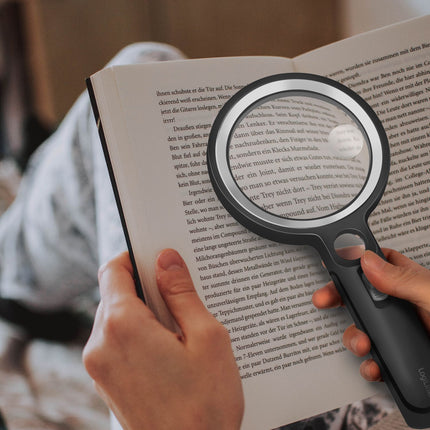 Magnifying glass Ø9cm with LED lighting
