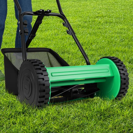 ruční vřetenová sekačka na trávu, záběr 30 cm, koš 18,5 l