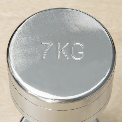 Sada kovových činek 7 kg se 2 protiskluzovými vroubkovanými rukojeťmi