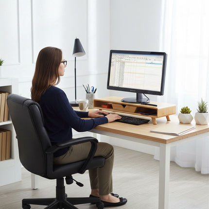 Podstavec pod monitor se zásuvkou – bambus, ergonomický design