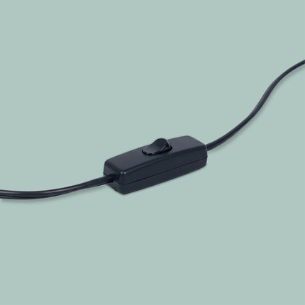 Stolní lampa houba – minimalistický kovový design, zlatý detail