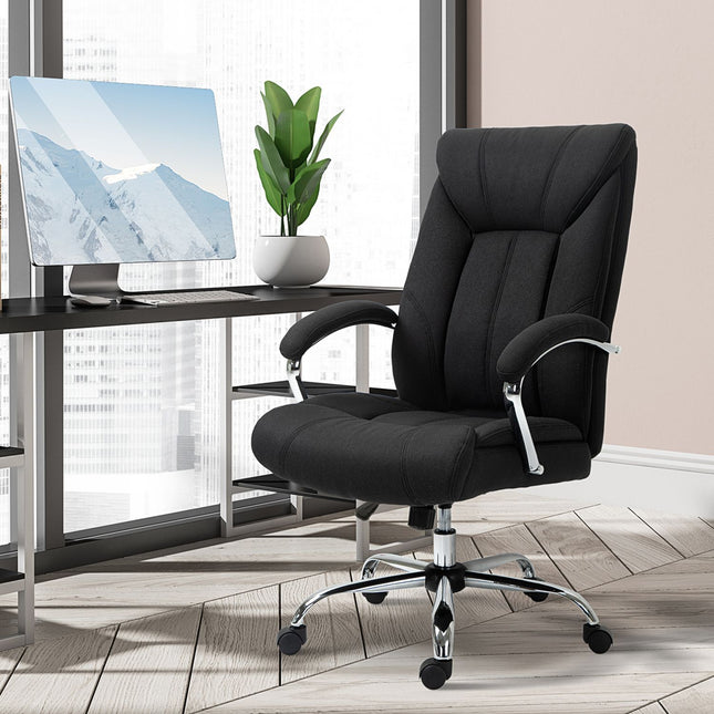 Ergonomická kancelářská židle s houpacím mechanismem, polstrované područky, černá