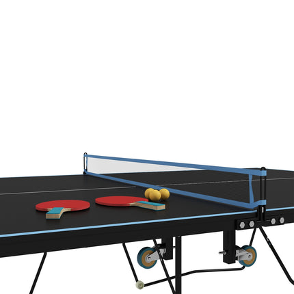 Skládací venkovní stůl na stolní tenis, kolečka a síť v balení