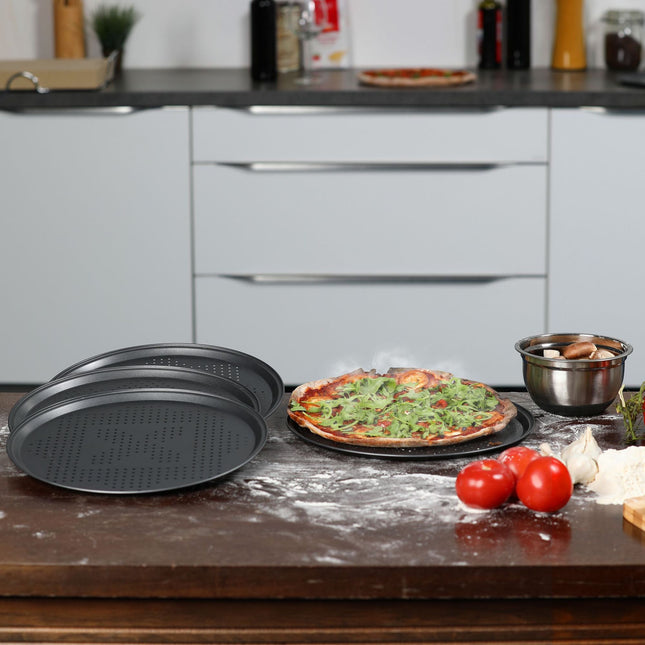 Pizzateller-Set perforiert