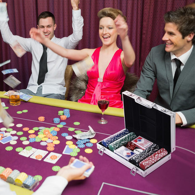 Pokerová sada s 200 žetony, kartami a kostkami v hliníkovém kufříku