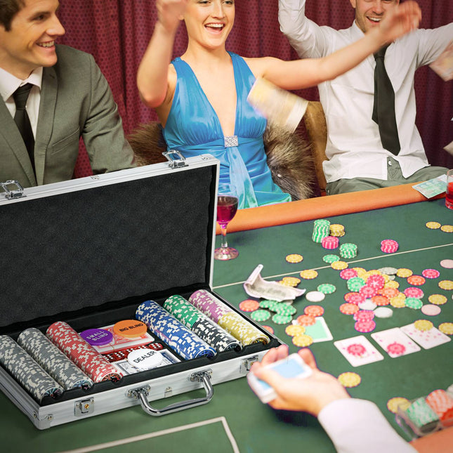 Profesionální pokerová sada – 500 žetonů, uzamykatelný kufřík, 2 balíčky karet, 5 kostek