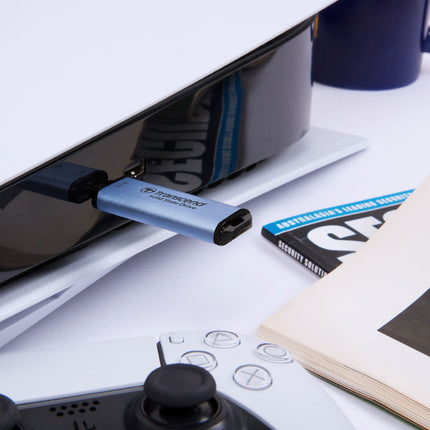 Přenosný mini SSD ESD300C USB-C 2TB 10Gbps (R1050/W950 Mb/s), stříbrný