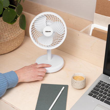 Dobíjecí stolní ventilátor, bílá